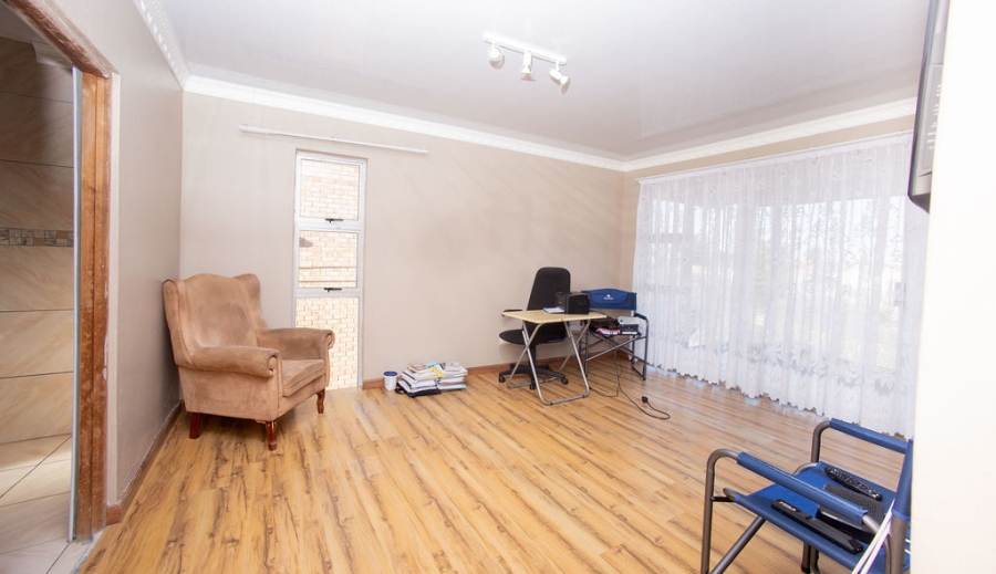 4 Bedroom Property for Sale in Sunnyridge Eastern Cape